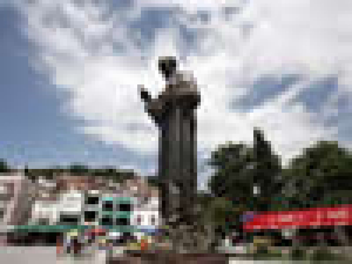 spomenik Sv.Kliment Ohridski