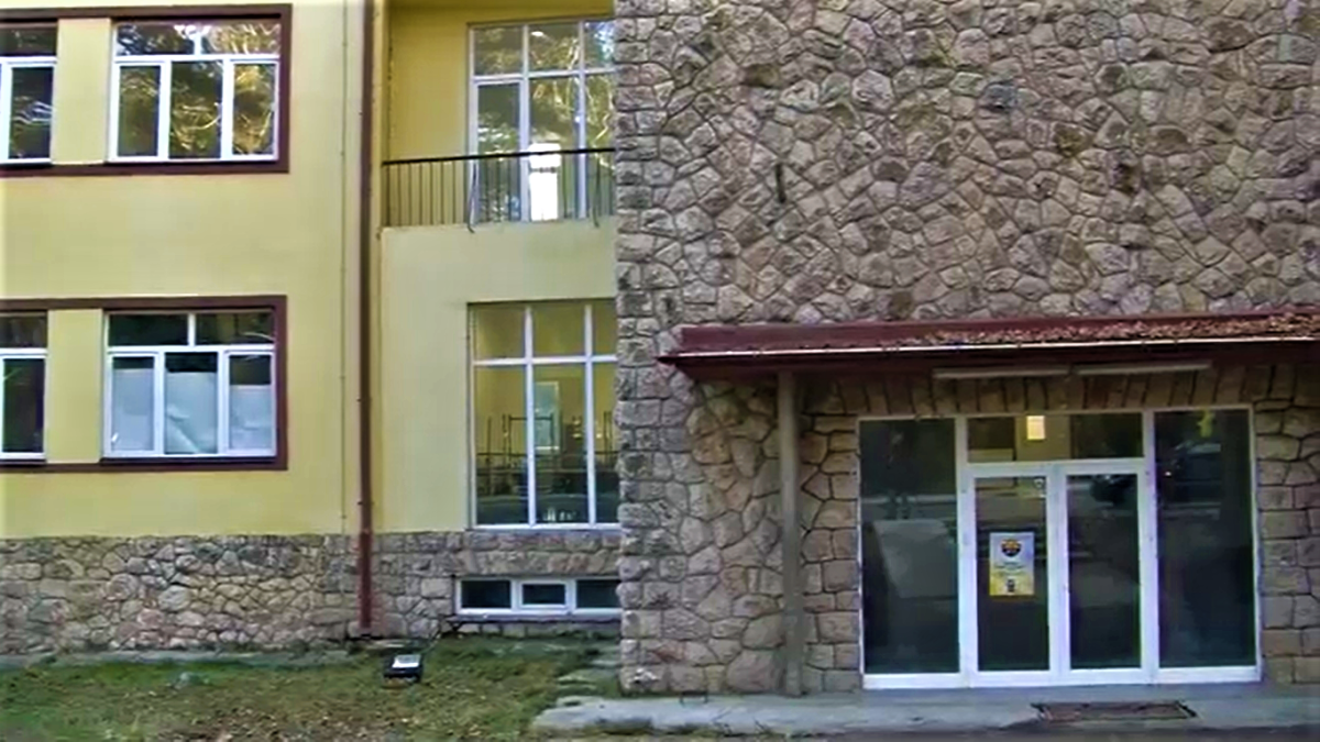 Нискоградба Касарна