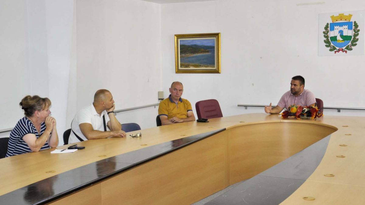 Средба инспектори