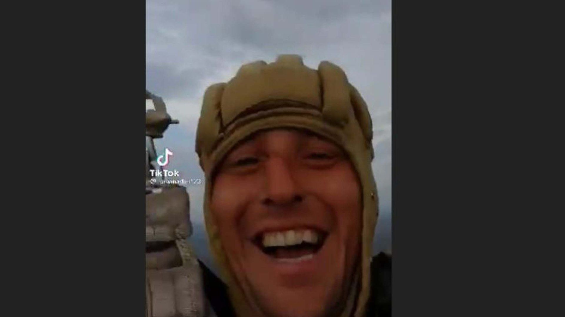 Веселиот војник