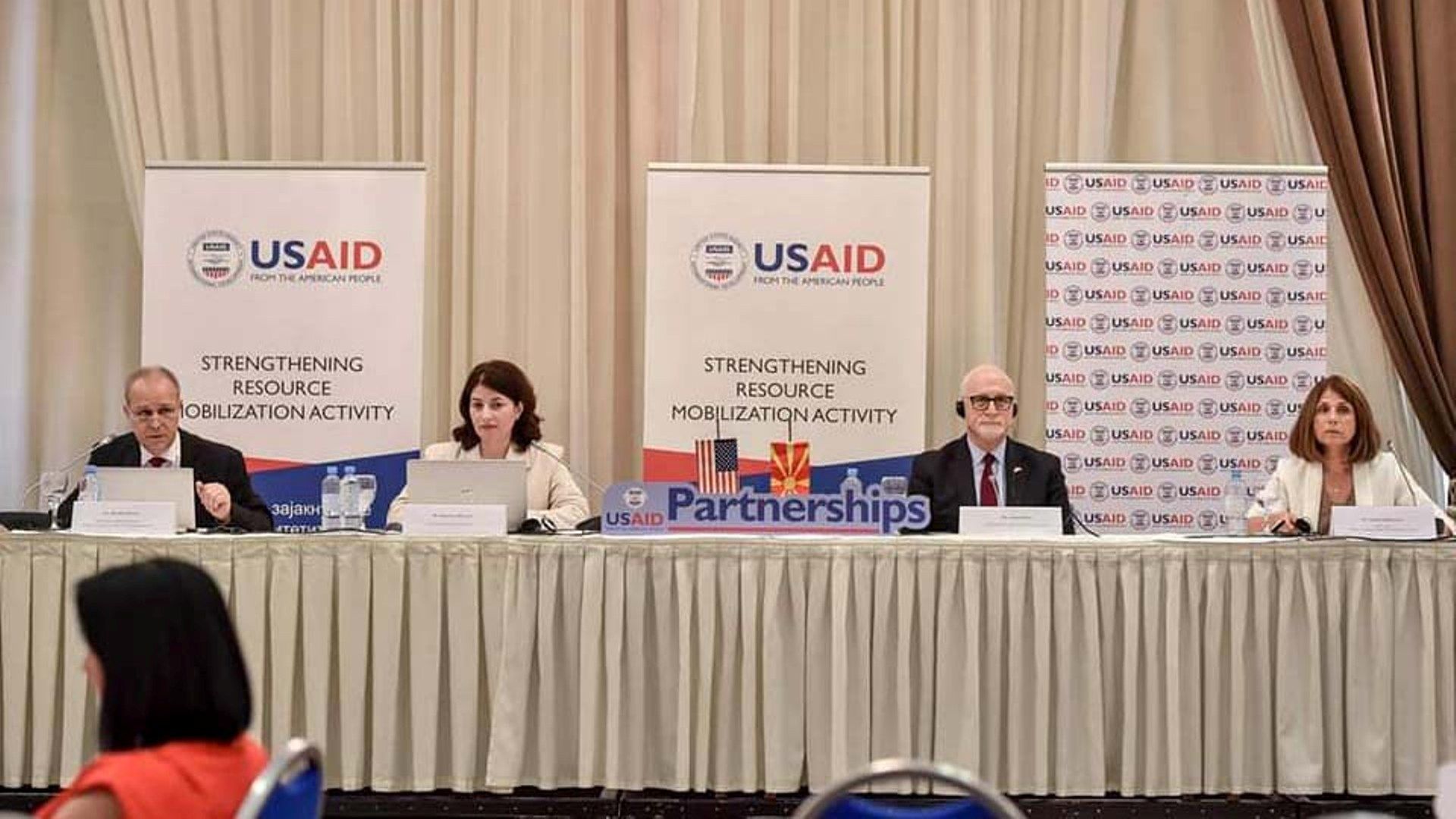 Ногачески презентација Усаид