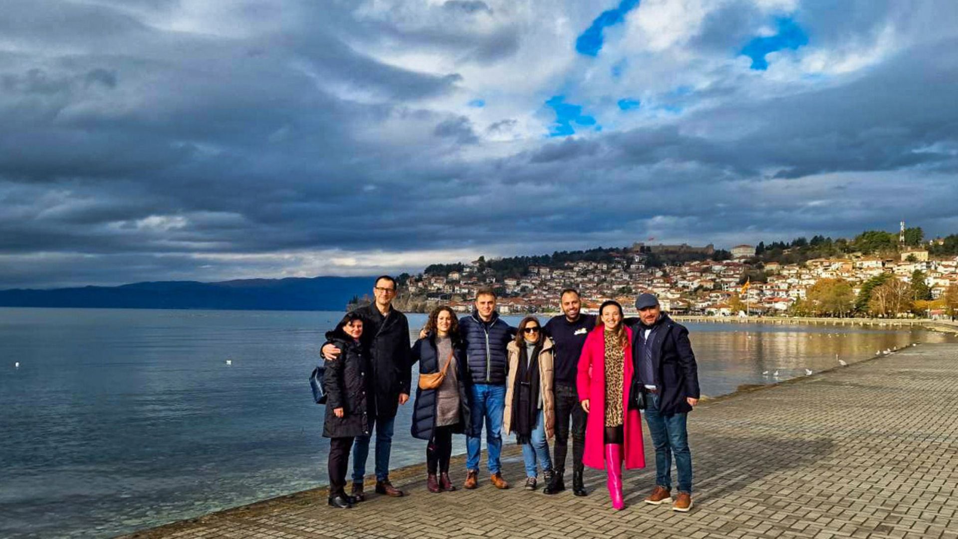 Тав со гости од Шпанија