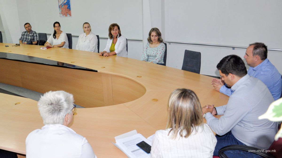 Образовни асистенти