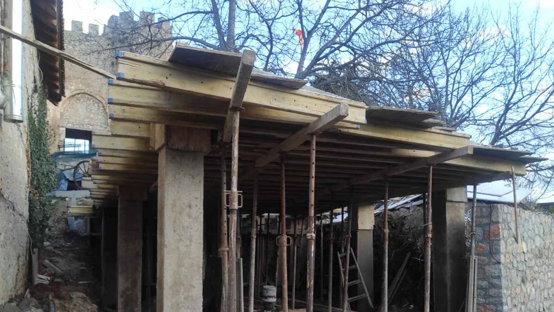 Дивоградба