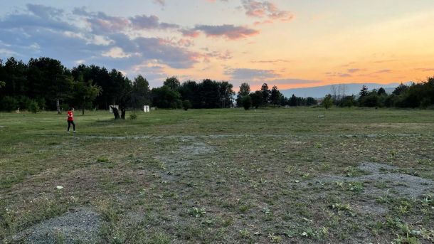 Голф терен касарна