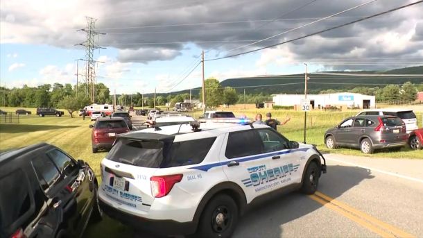 напад со огнено оружје САД