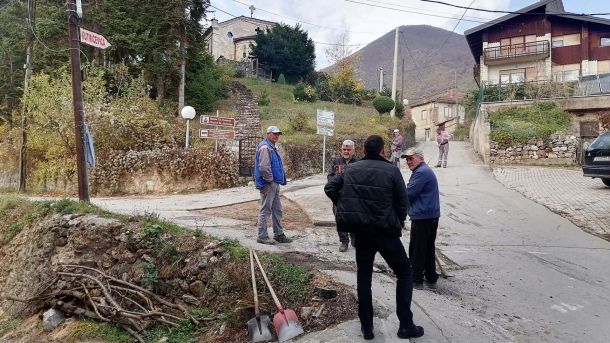 Санација на ударни дупки во Вевчани