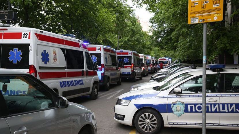 Пукање Белград