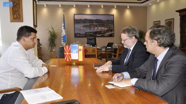 Амбасадор Шпанија