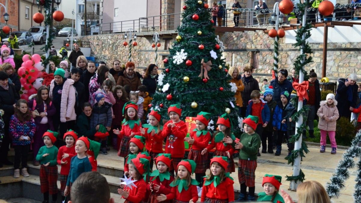 Новогодишен базар во Вевчани