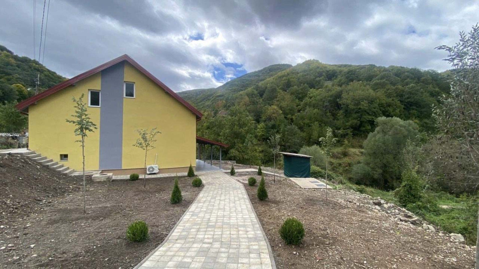 Планинска куќа во Брежани