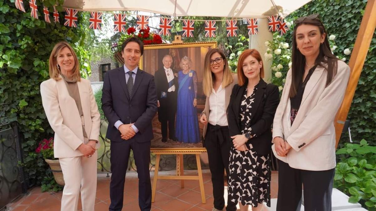 Британска амбасада