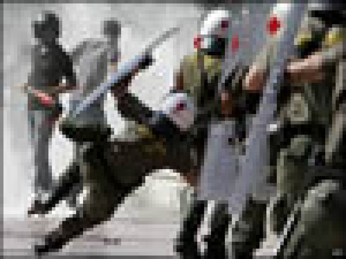 немири Грција