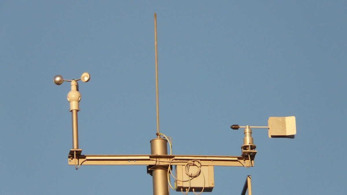 weather station, anemometer, weather observation, meteorology, weather, nature, wind, rain, heaven, precipitation, technology, weather forecast, measurement, measured value, temperature, wind speed, wind direction