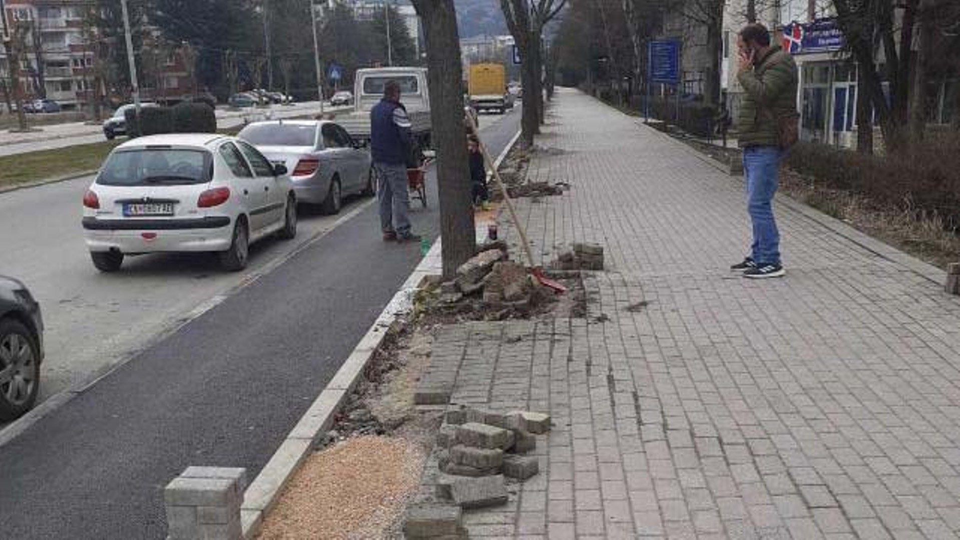 Реконструкција на пешачка патека