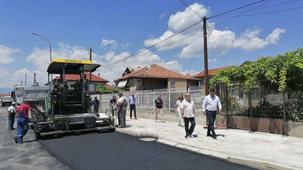 Улица Момчило Јорданоски