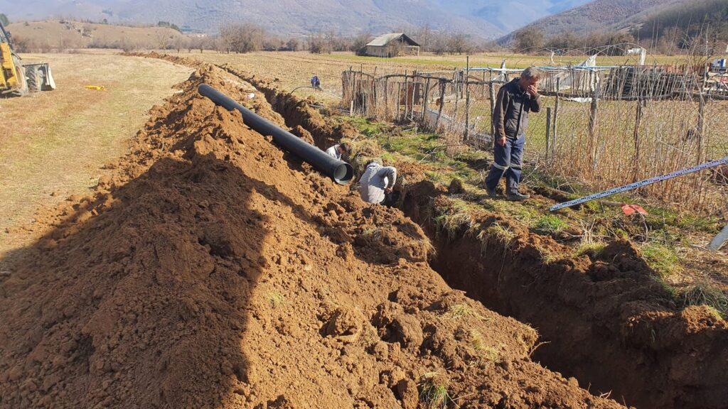 Фекална канализација во Лешани